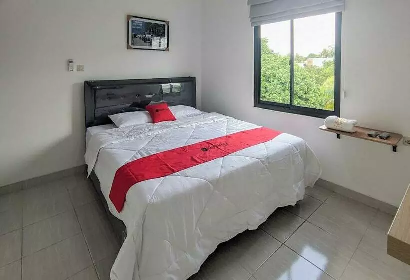 ホテル Reddoorz Syariah Near Jalan Caman Raya Bekasi