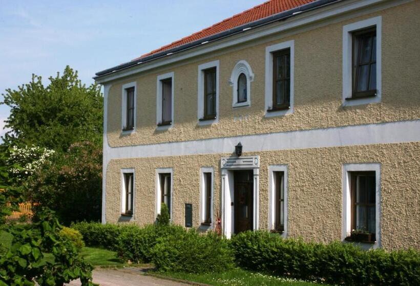 Hotel Reiterbauernhof Schönlehenhof