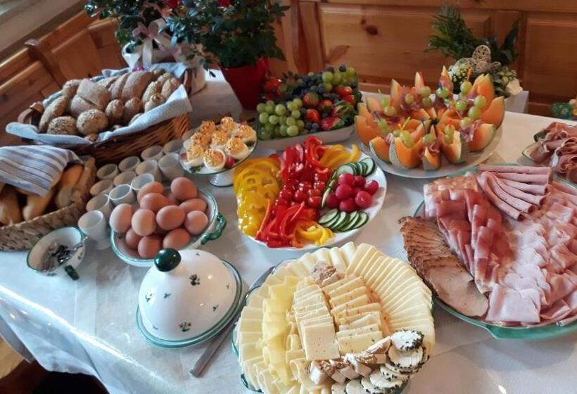 Hotel Reiterbauernhof Schönlehenhof