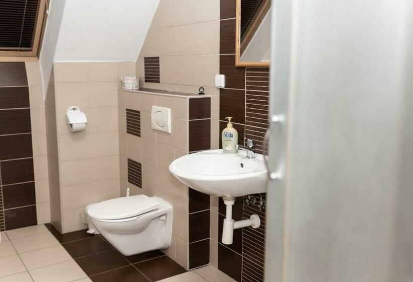 膳宿费 Granárium