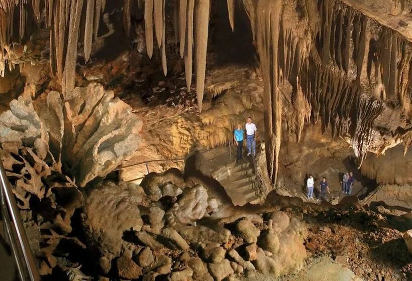 Курорт Indian Creek Lodge