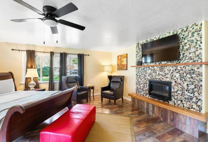 Курорт Indian Creek Lodge