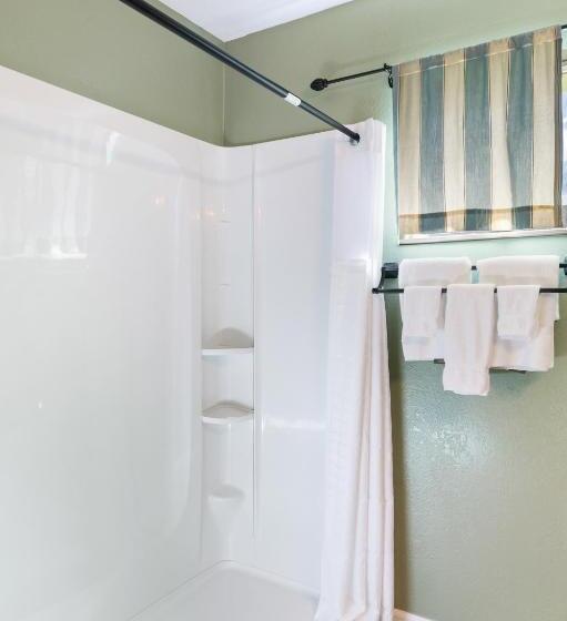 Курорт Indian Creek Lodge