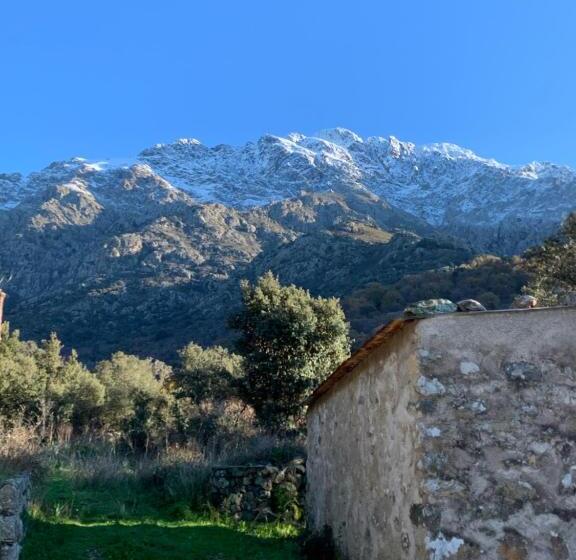 Bed and Breakfast Casa Basgiu, Chambres Avec Balcon Et Table D Hôtes