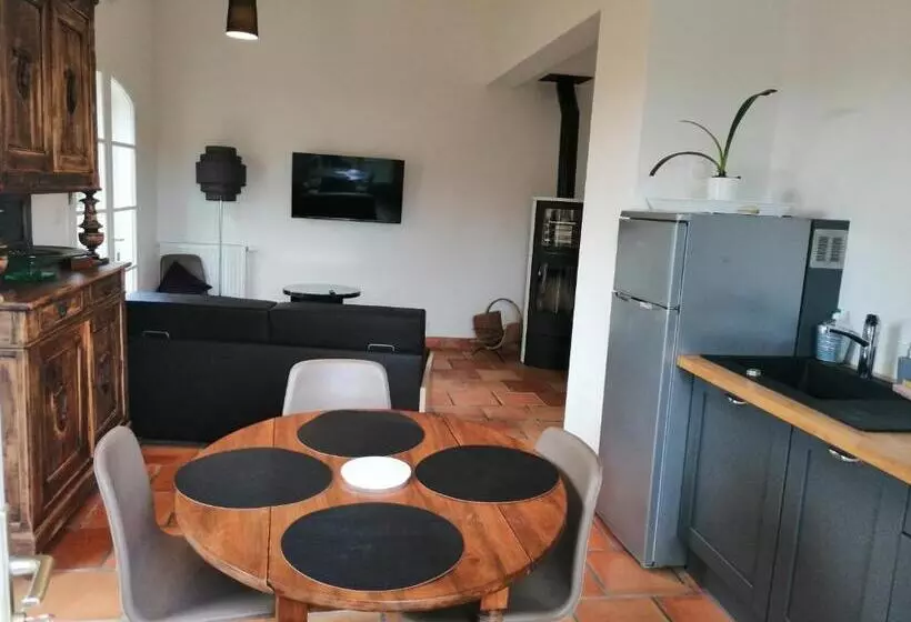 Aamiaismajoitus (B&B) Domaine De Cayre