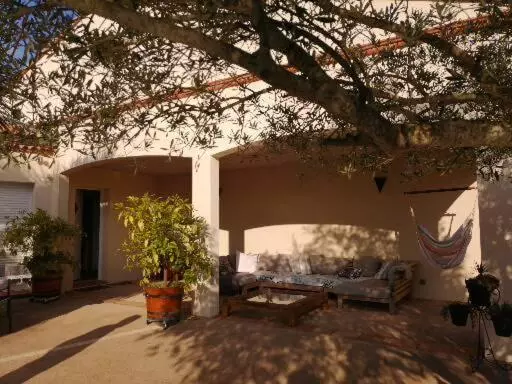 Aamiaismajoitus (B&B) Domaine De Cayre