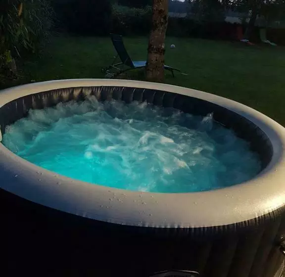 ベッドアンドブレックファースト La Lisière Du Morvan