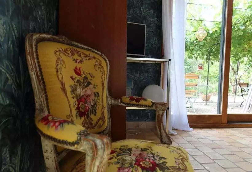 Aamiaismajoitus (B&B) La Maison Des Champs , Chambres D Hotes , Receptions