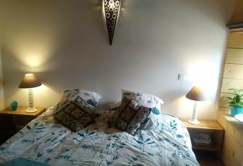 ベッドアンドブレックファースト Les Tournesols