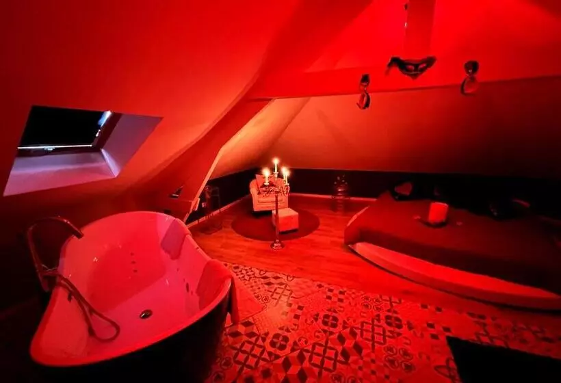 Hotelli Redroom Loveroom Chambre Spa Privative Insolite Thème 50 Nuances De Grey