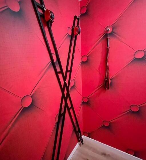 Отель Redroom Loveroom Chambre Spa Privative Insolite Thème 50 Nuances De Grey