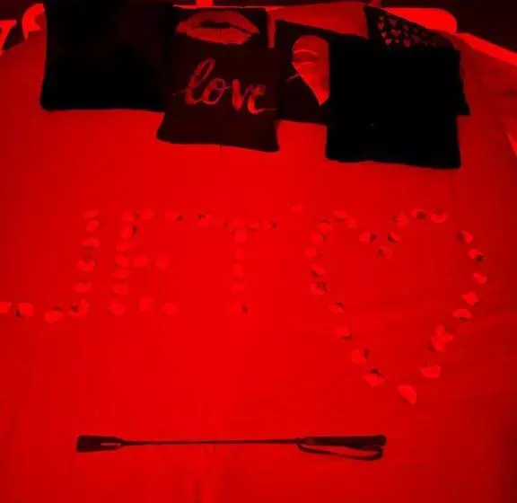 Hotelli Redroom Loveroom Chambre Spa Privative Insolite Thème 50 Nuances De Grey