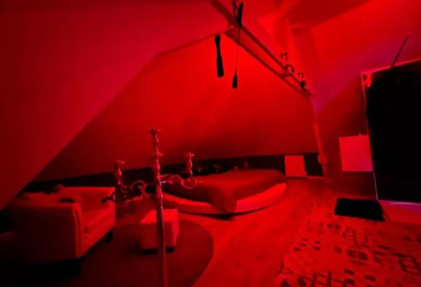 Hotelli Redroom Loveroom Chambre Spa Privative Insolite Thème 50 Nuances De Grey