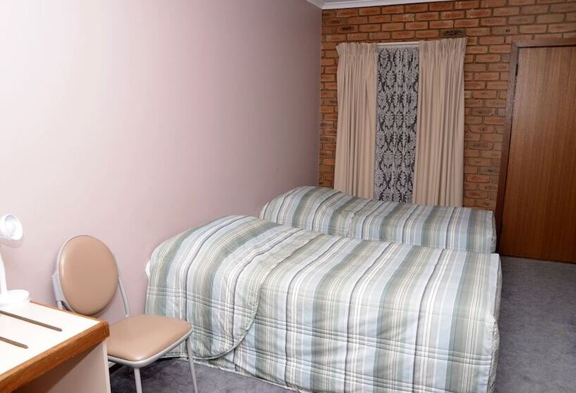 מוטל Rodney Motor Inn