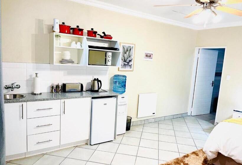 Pension C&c Hotel Vibes Randpark Ridge Jhb 14 Units Available