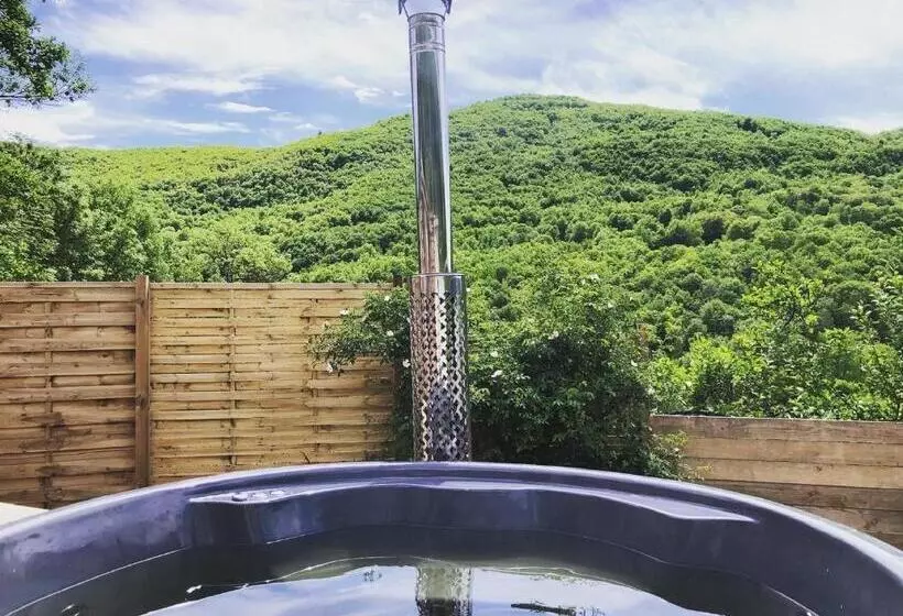 Majatalo Gîte Aurinko : Caravane Avec Bain Nordique