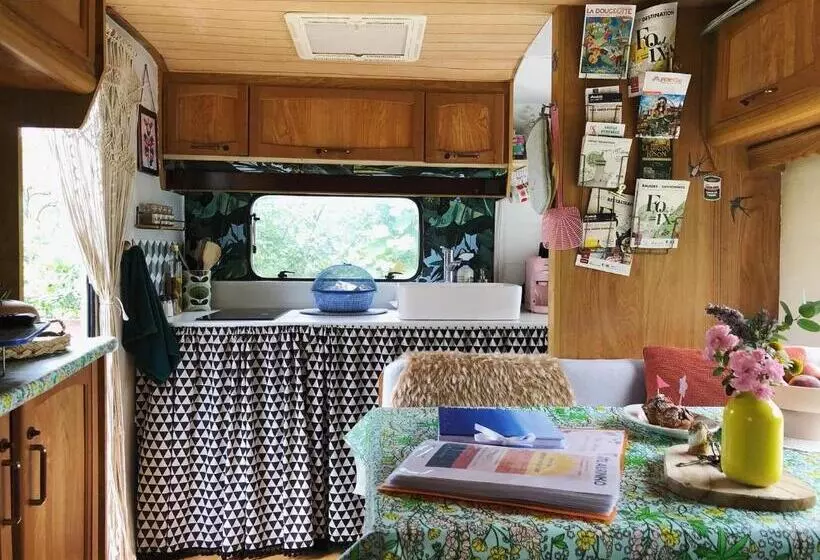 Majatalo Gîte Aurinko : Caravane Avec Bain Nordique