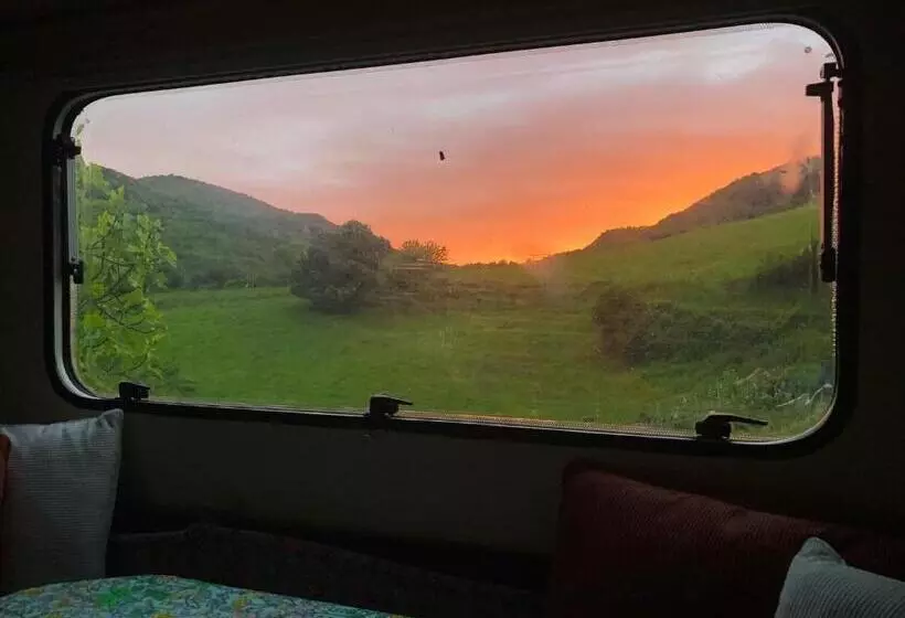 Majatalo Gîte Aurinko : Caravane Avec Bain Nordique