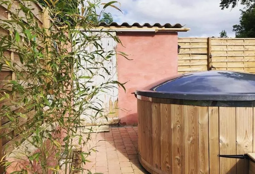 Majatalo Gîte Aurinko : Caravane Avec Bain Nordique