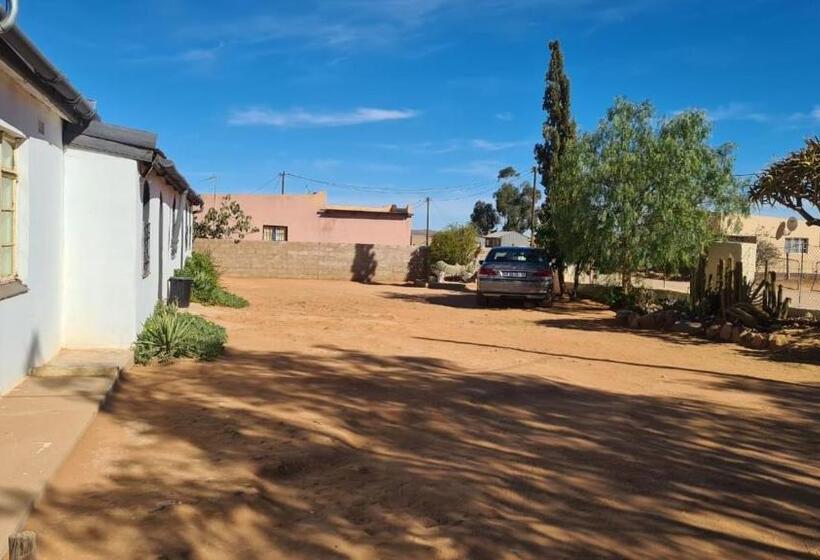 膳宿费 Hollywood Lodge