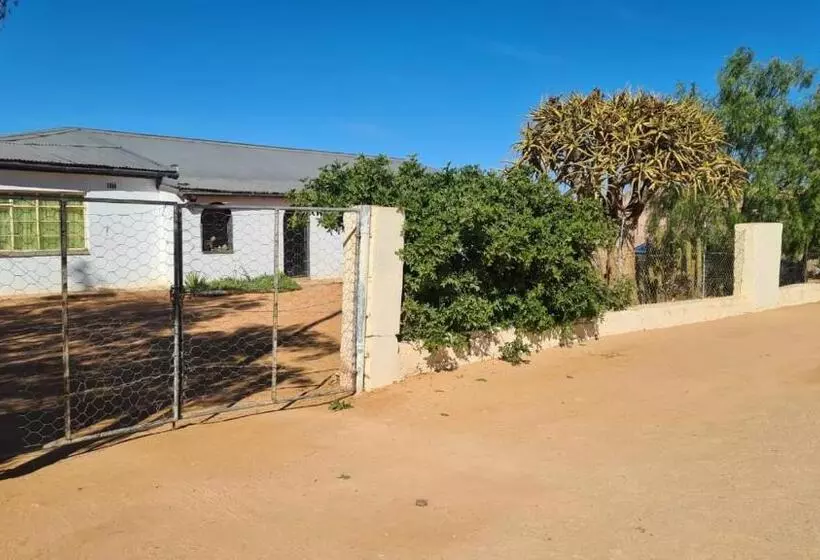 Majatalo Hollywood Lodge