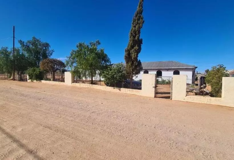 Majatalo Hollywood Lodge