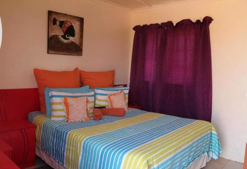 Majatalo Hollywood Lodge