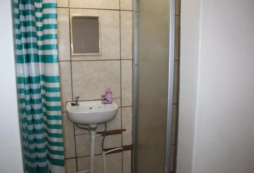 Majatalo Hollywood Lodge