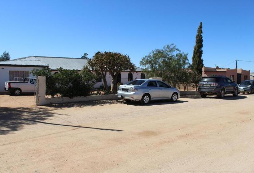 膳宿费 Hollywood Lodge