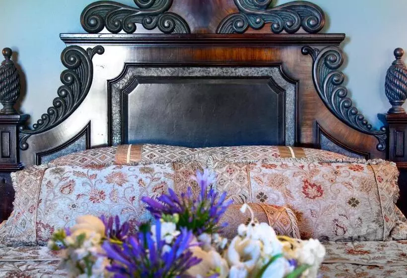 Riverside Inn Bed And Breakfast