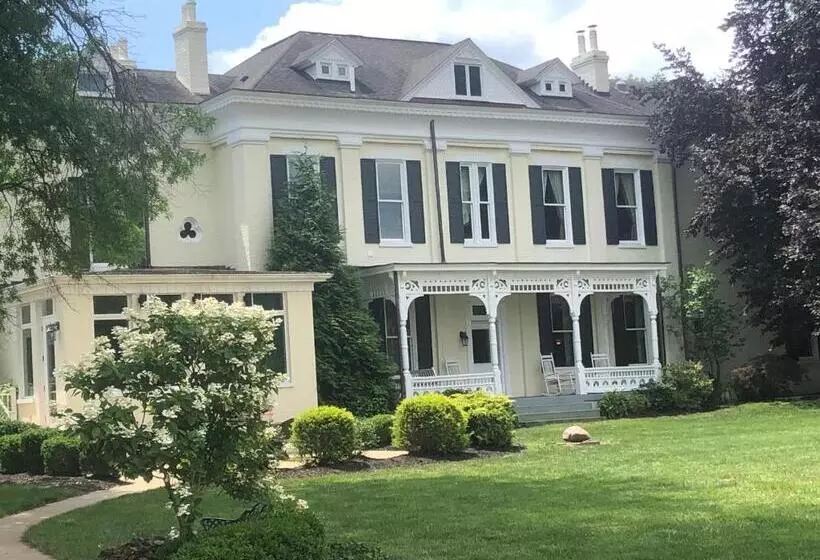 Riverside Inn Bed And Breakfast