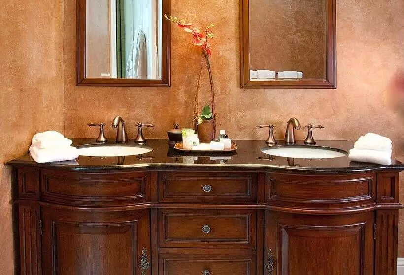 Riverside Inn Bed And Breakfast