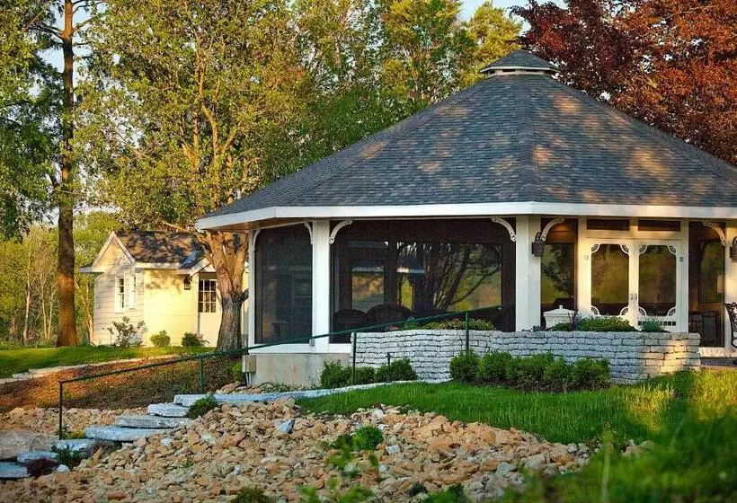 Riverside Inn Bed And Breakfast