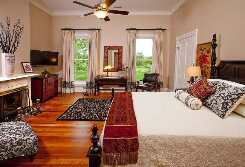 Riverside Inn Bed And Breakfast