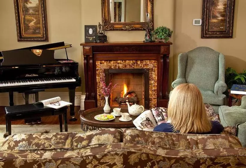 Riverside Inn Bed And Breakfast