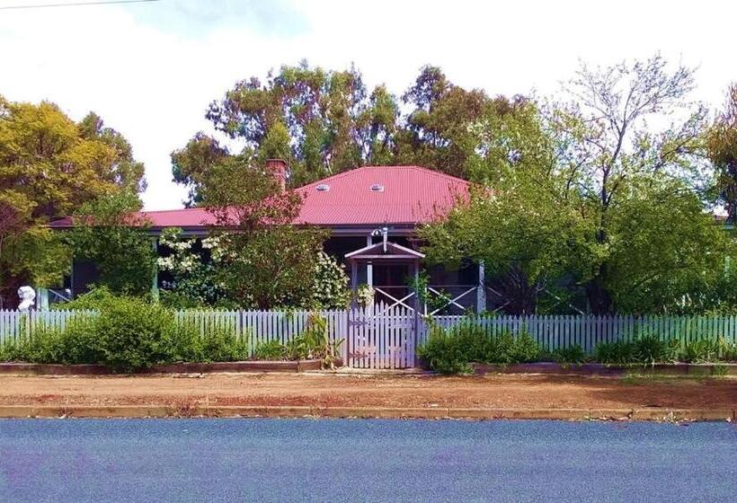 Wagin Cottage Garden Bed And Breakfast