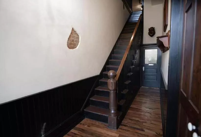 Retkeilymaja Beard And Lady Inn