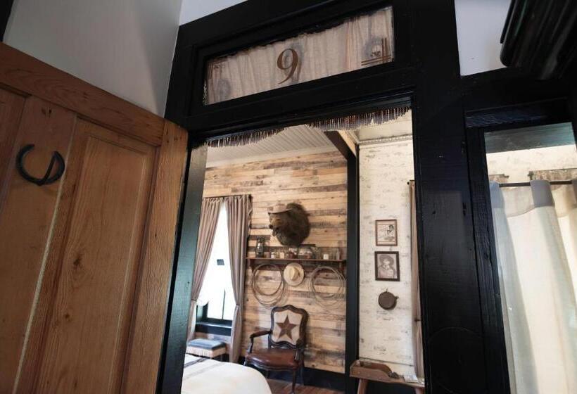 فندق صغير Beard And Lady Inn