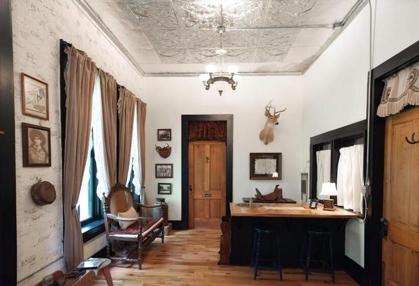 فندق صغير Beard And Lady Inn