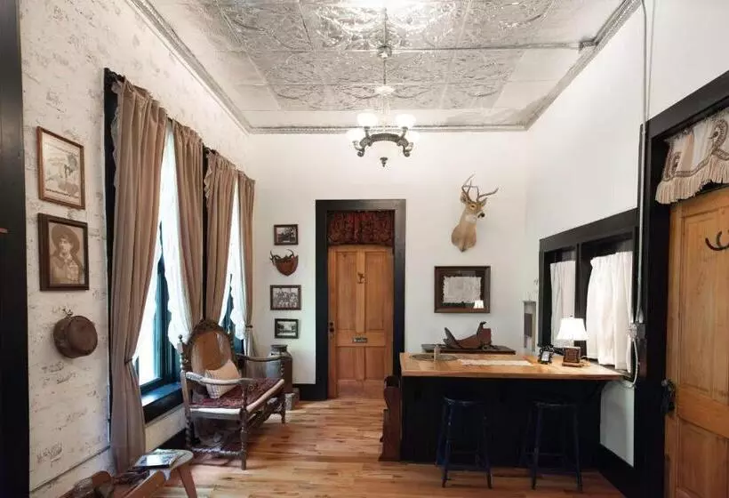 Retkeilymaja Beard And Lady Inn