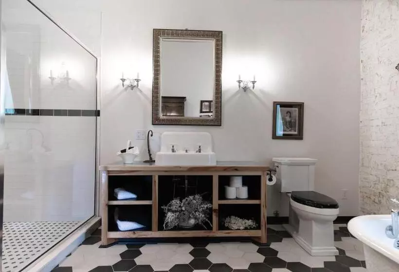 Retkeilymaja Beard And Lady Inn