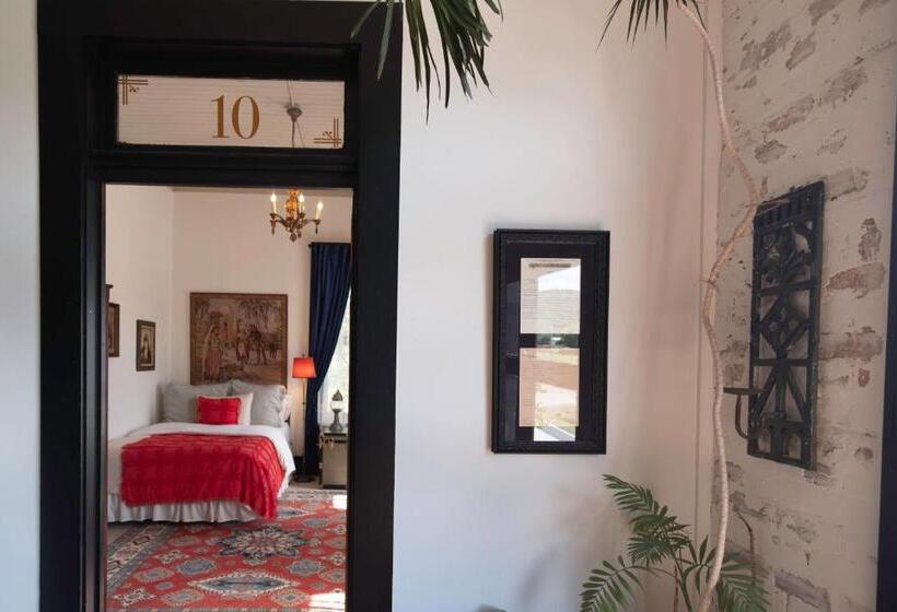 فندق صغير Beard And Lady Inn