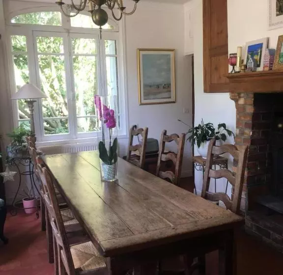 ベッドアンドブレックファースト Au Charme Des Pommiers