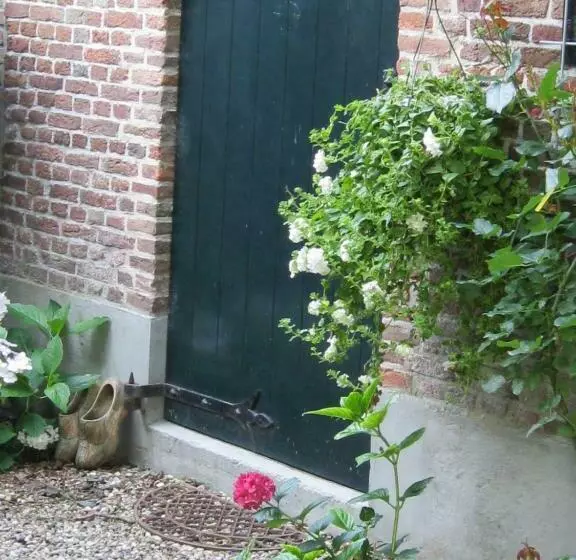 Aamiaismajoitus (B&B) Bed And Garden Alde Coninckshof