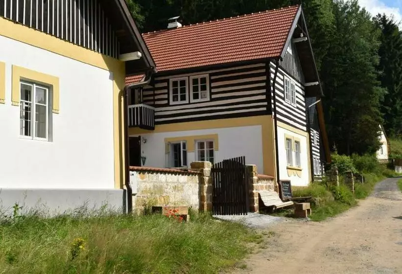 Aamiaismajoitus (B&B) Hlučov   Penzion & Restaurace