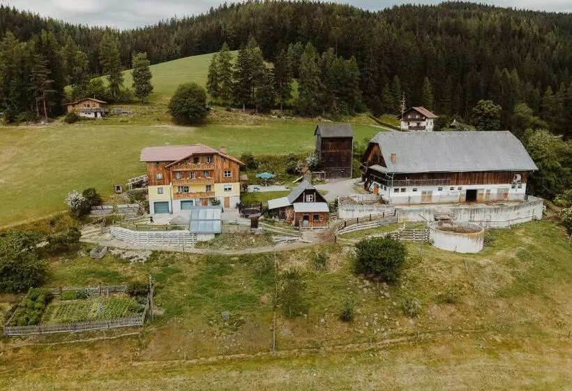 ホテル Bauernhof Kamsker Stuber