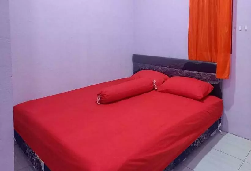 Hotelli Jessy Homestay Lolak Mitra Reddoorz