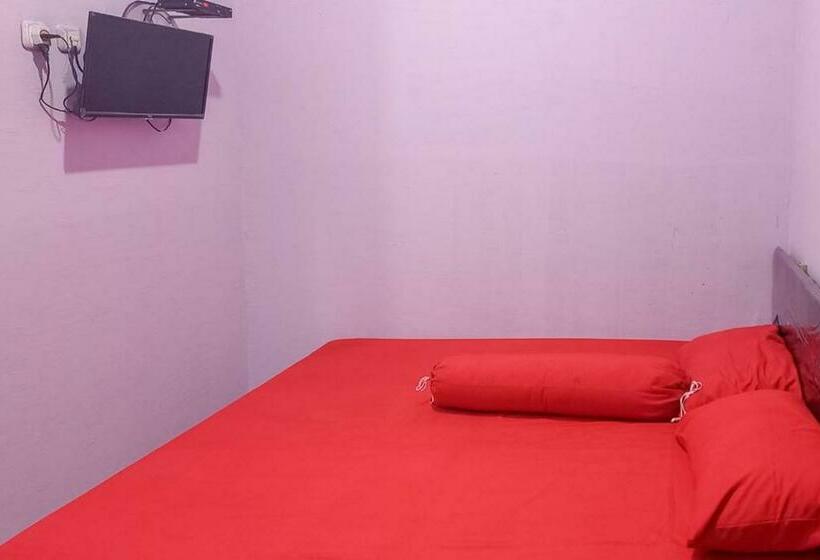 בית מלון כפרי Jessy Homestay Lolak Mitra Reddoorz