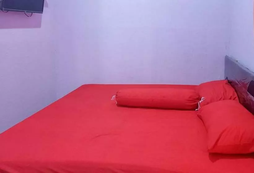 Hotelli Jessy Homestay Lolak Mitra Reddoorz
