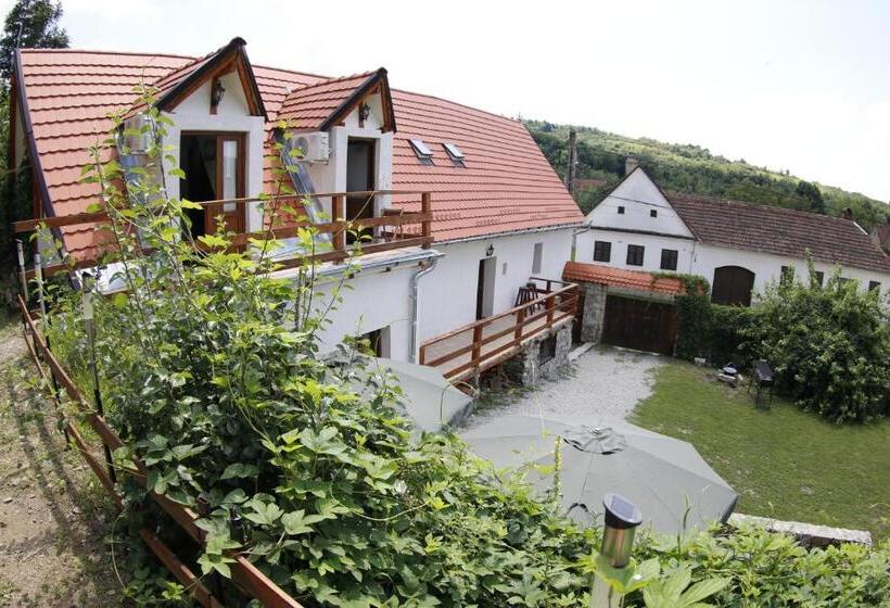 Отель Nerahouse